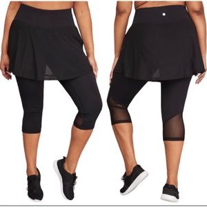 Livi Active Lane Bryant capri leggings with attached mesh skirt 14/16 black